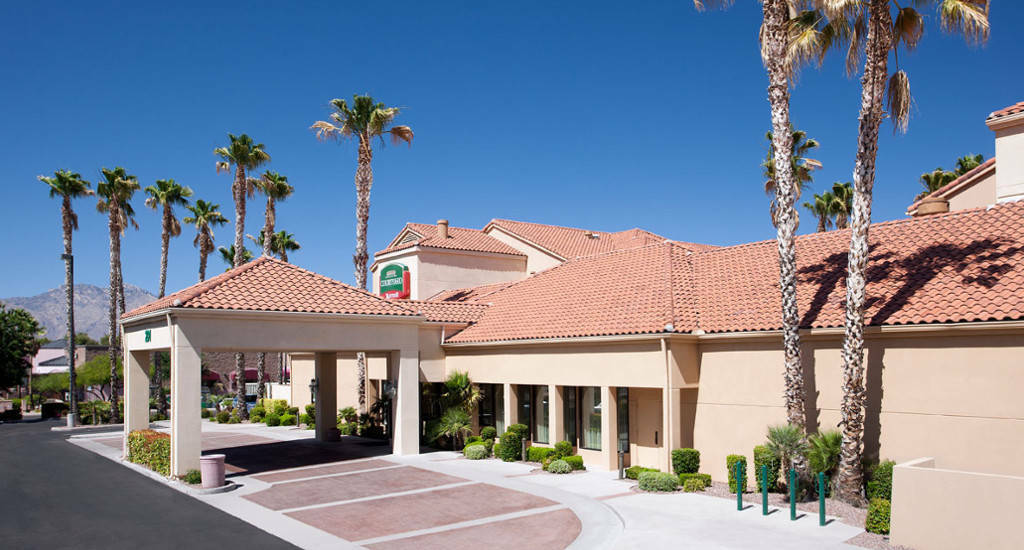 Courtyard By Marriott Tucson Williams Centre Hotel Exterior foto